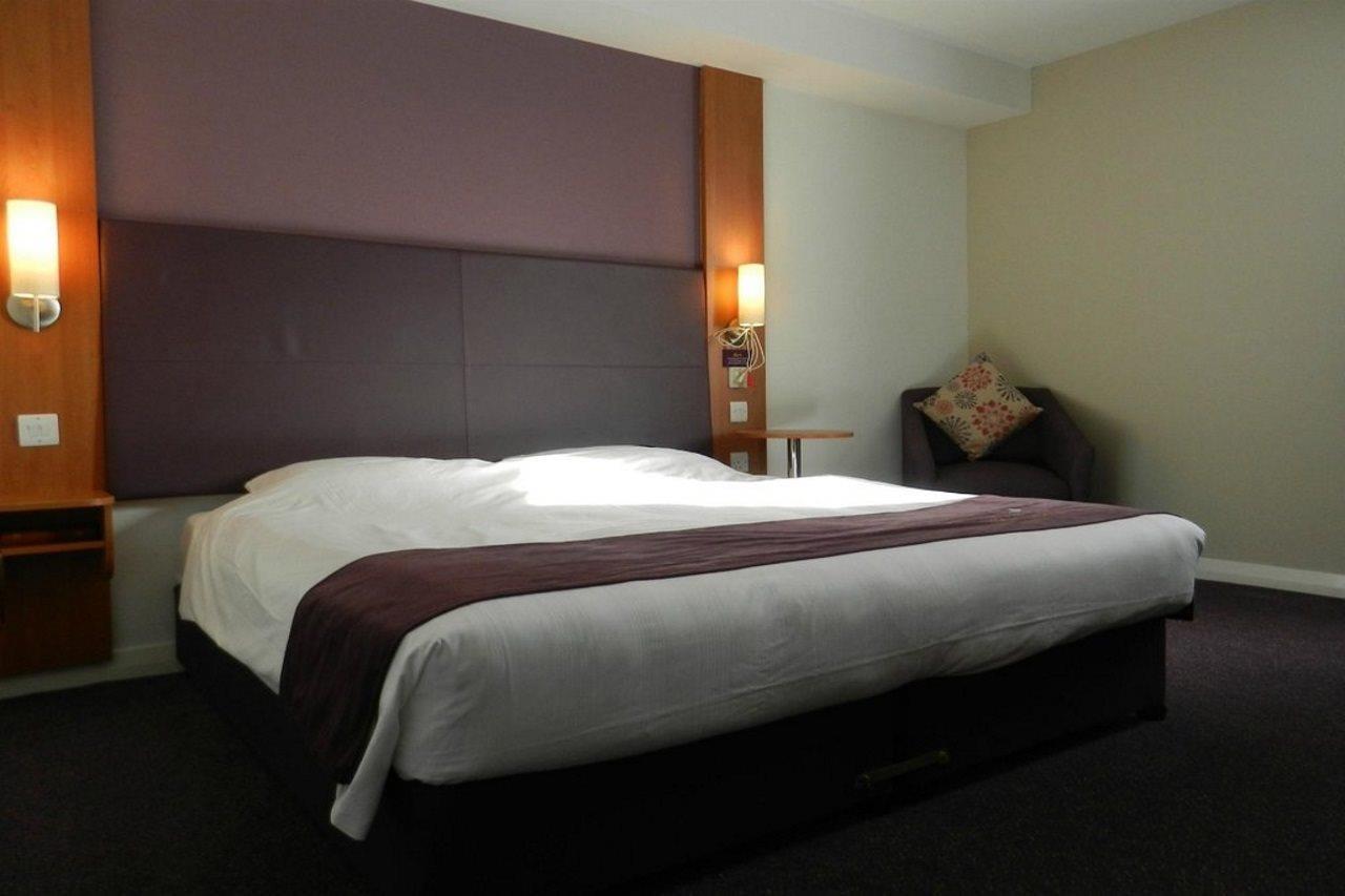 Premier Inn Edinburgh Park Экстерьер фото