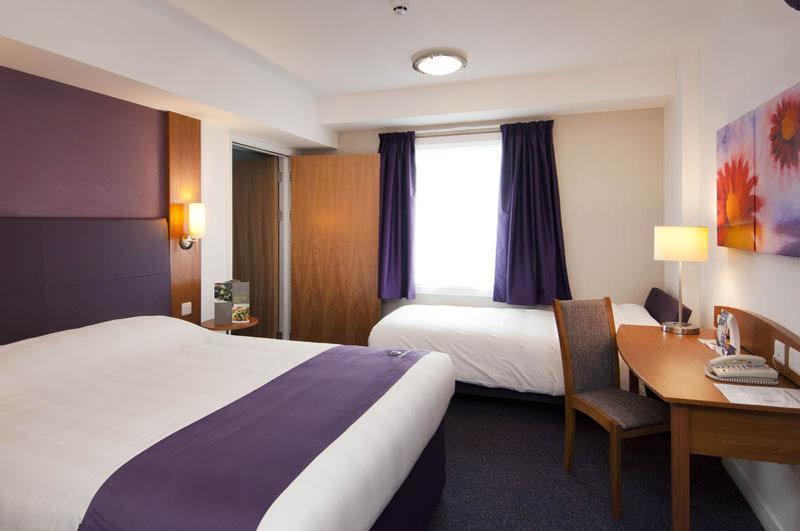 Premier Inn Edinburgh Park Экстерьер фото